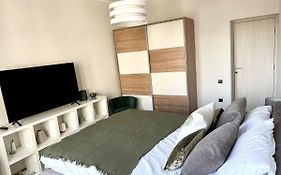 Dani City Center Apartment